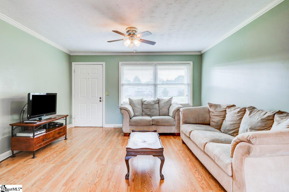 108 Hicks Road Greenville, SC 29605 - Photo 4 of 28 Gallery Image 4
