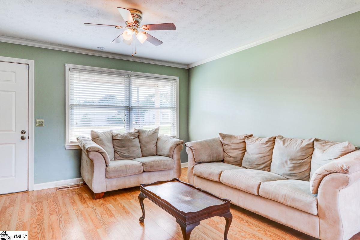 108 Hicks Road Greenville, SC 29605 - Photo 9 of 28 Gallery Image 9