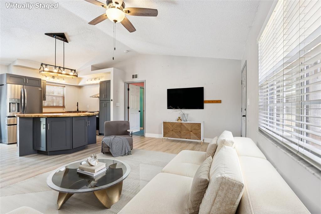 15327 Green Jay Road Weeki Wachee, FL 34614 - Photo 4 of 27