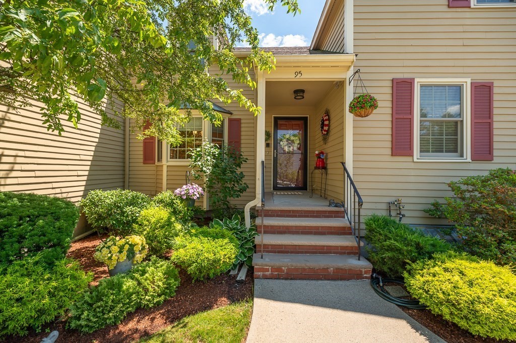 95 Village Post Road, Unit 95 Danvers, MA 01923 - Photo 2 of 34