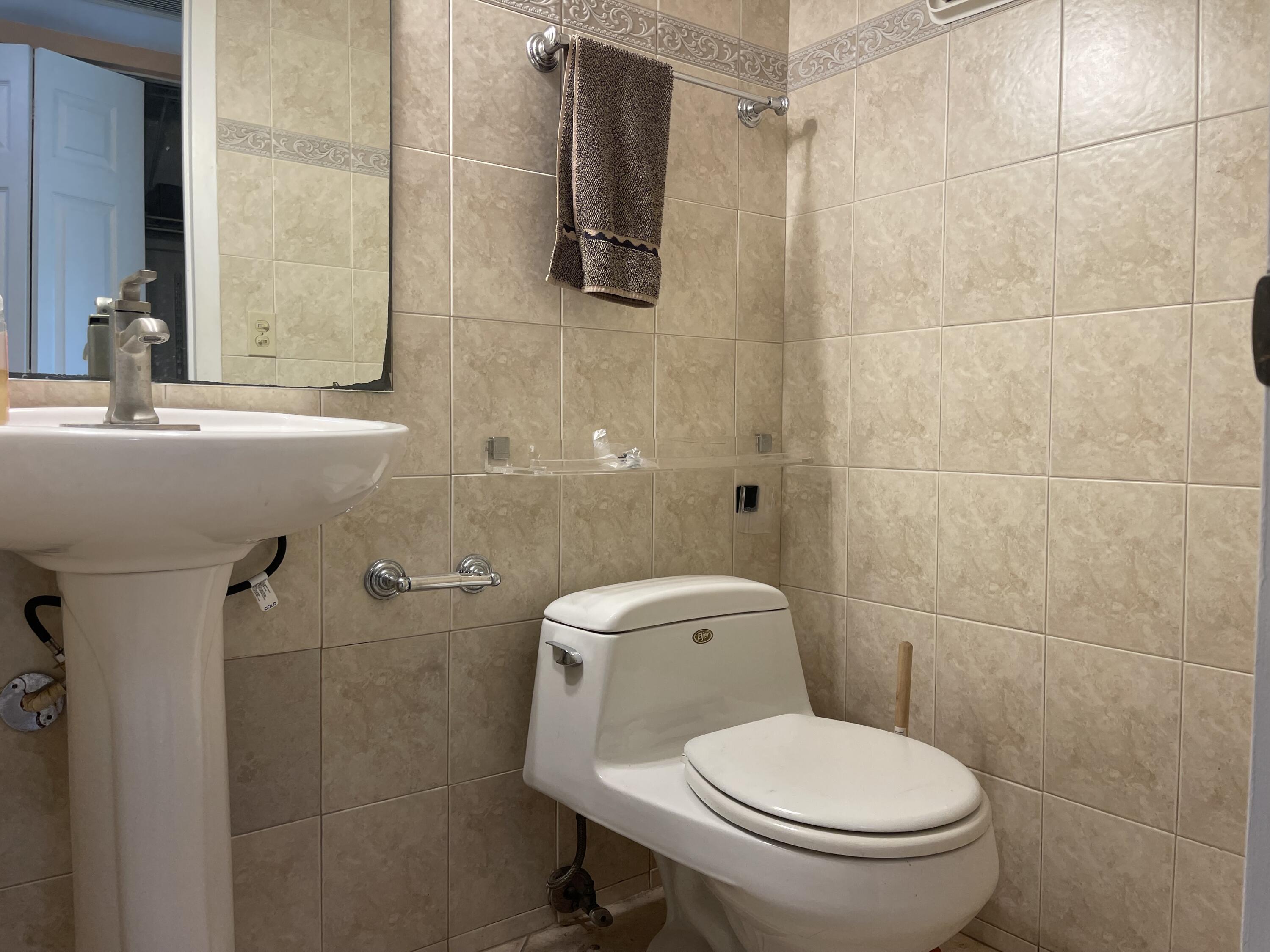 27 Mansfield B Boca Raton, FL 33434 - Photo 12 of 48 IMG_4635