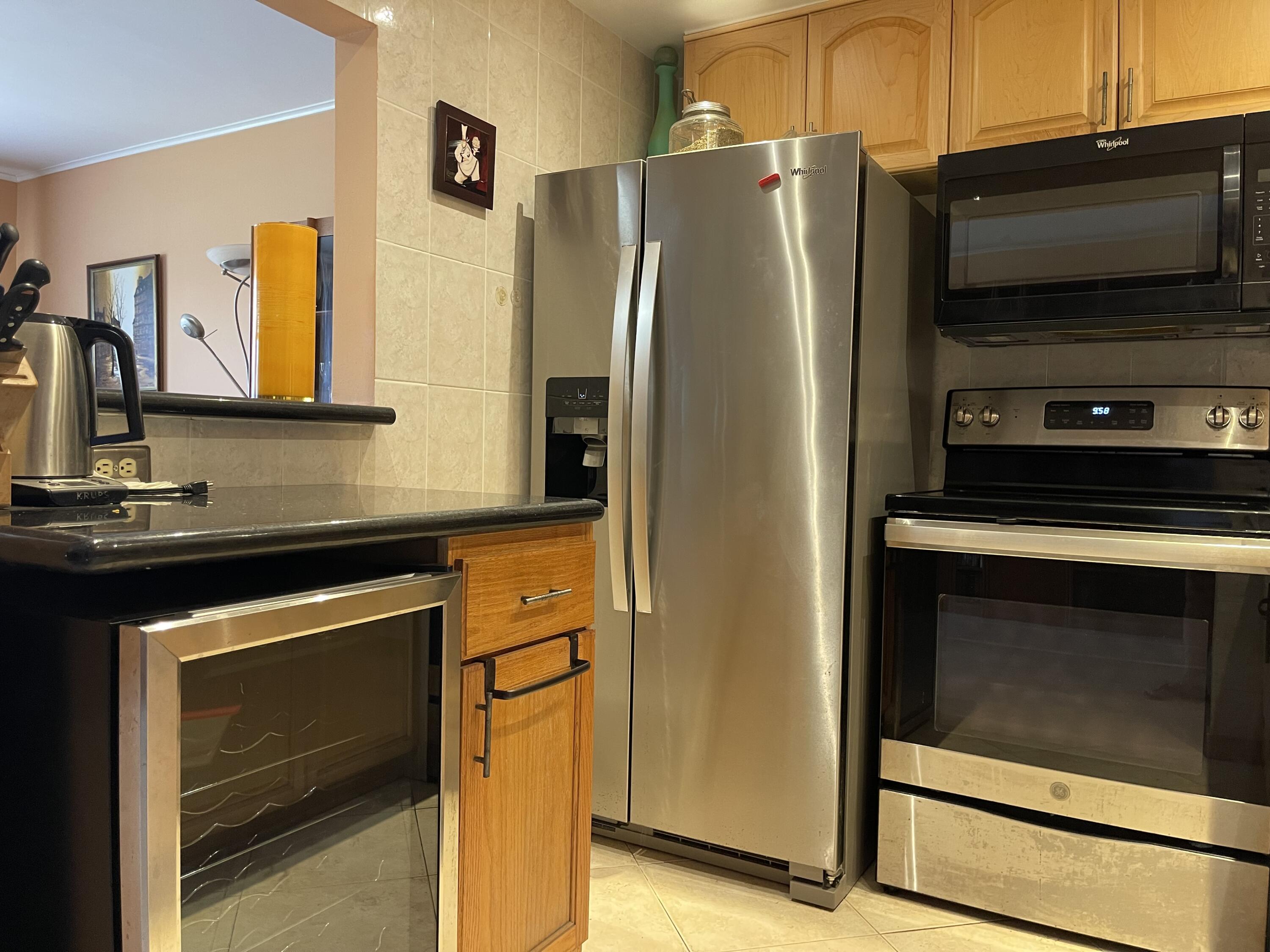 27 Mansfield B Boca Raton, FL 33434 - Photo 6 of 48 IMG_4631