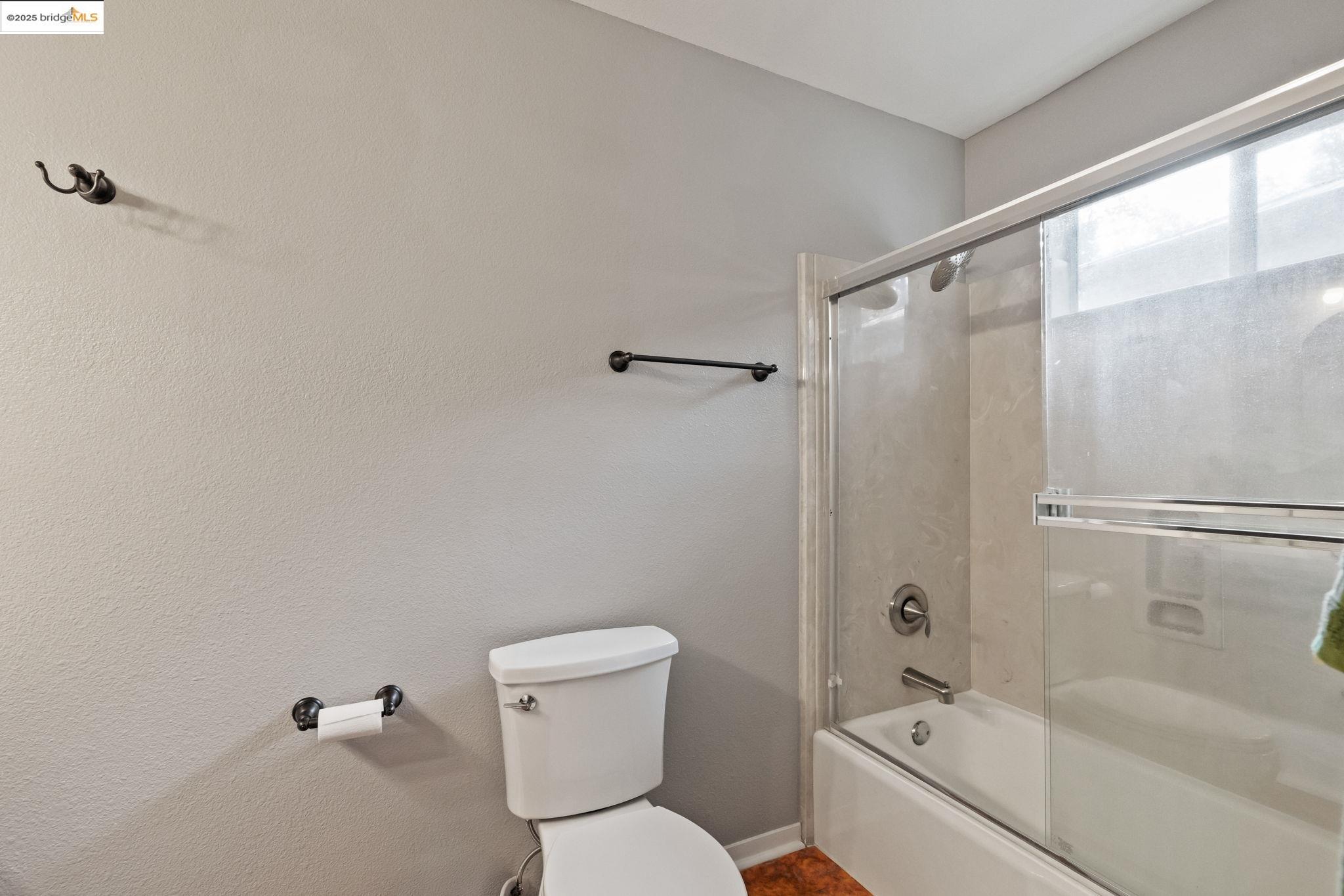 18080 Little Fuller Road Twain Harte, CA 95383 - Photo 26 of 40 Full bath featuring combined bath / shower with glass door and toilet