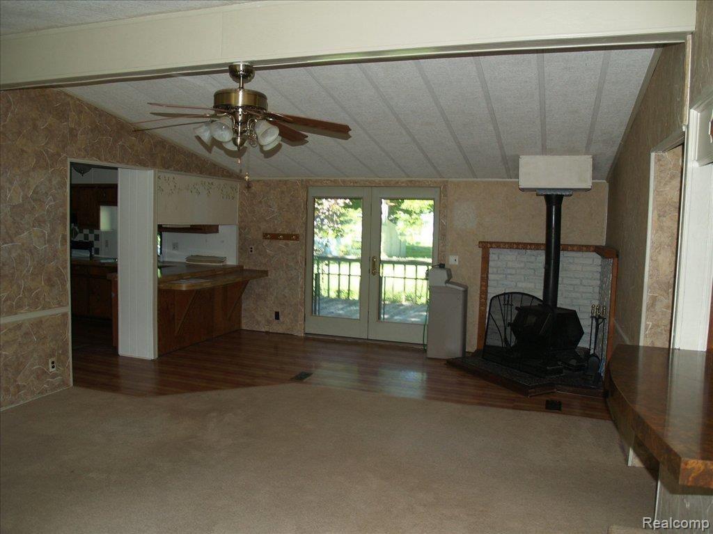 15196 Livermore Road Pinckney, MI 48169 - Photo 8 of 16 family dining area