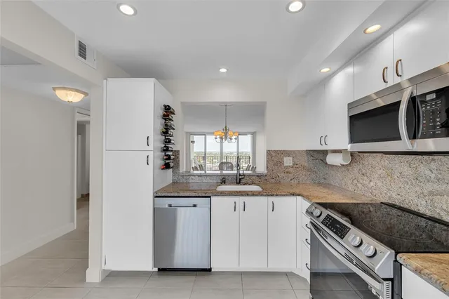 $549,000 | 521 North Riverside Drive, Unit 1004, Pompano Beach, FL 33062