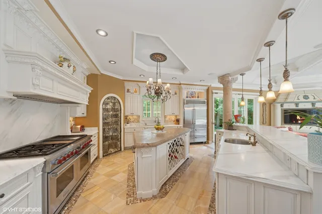 $3,495,000 | 1031 Barrys Court, Lake Forest, IL 60045