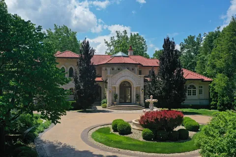 $3,495,000 | 1031 Barrys Court, Lake Forest, IL 60045