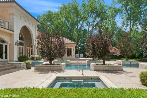 $3,495,000 | 1031 Barrys Court, Lake Forest, IL 60045