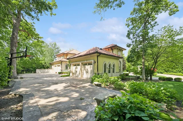 $3,495,000 | 1031 Barrys Court, Lake Forest, IL 60045