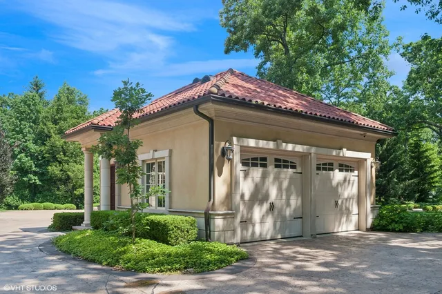 $3,495,000 | 1031 Barrys Court, Lake Forest, IL 60045