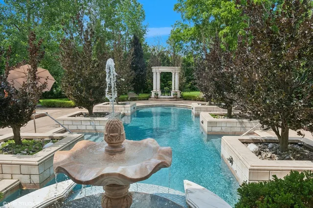 $3,495,000 | 1031 Barrys Court, Lake Forest, IL 60045