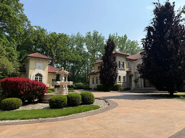 $3,495,000 | 1031 Barrys Court, Lake Forest, IL 60045