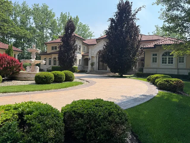 $3,495,000 | 1031 Barrys Court, Lake Forest, IL 60045