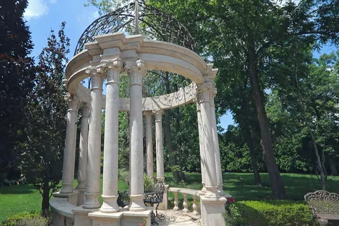 $3,495,000 | 1031 Barrys Court, Lake Forest, IL 60045