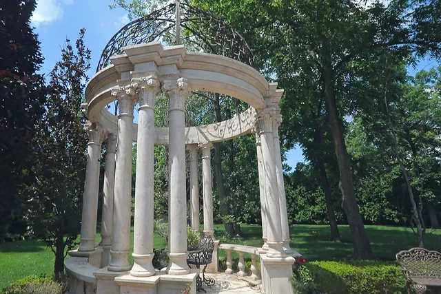 $3,495,000 | 1031 Barrys Court, Lake Forest, IL 60045