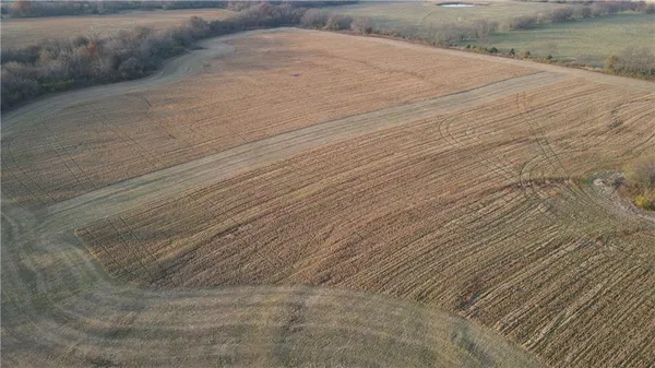 $546,000 | 710 Southeast State Hwy Pp, Leeton, MO 64761