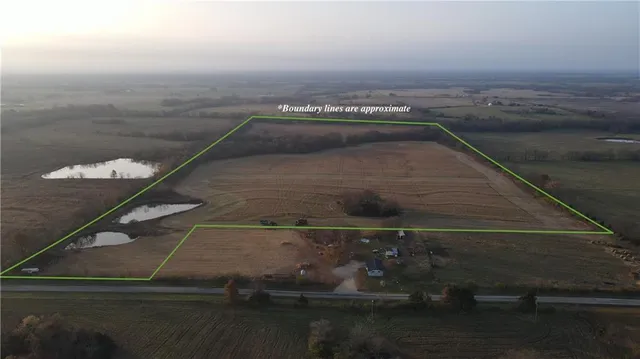 $585,000 | 710 Southeast State Hwy Pp, Leeton, MO 64761