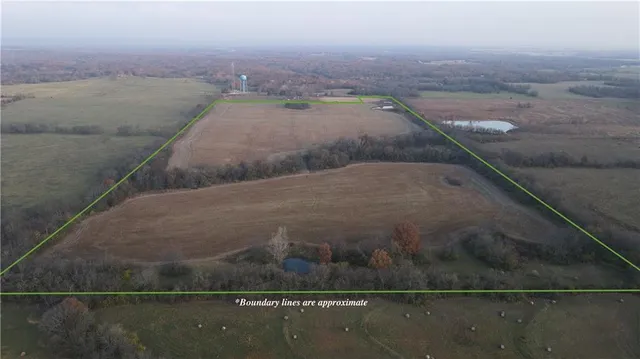 $585,000 | 710 Southeast State Hwy Pp, Leeton, MO 64761