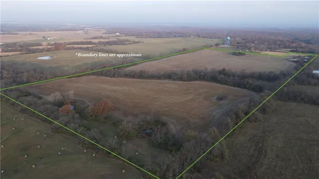 $585,000 | 710 Southeast State Hwy Pp, Leeton, MO 64761