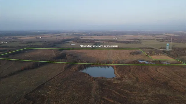 $585,000 | 710 Southeast State Hwy Pp, Leeton, MO 64761