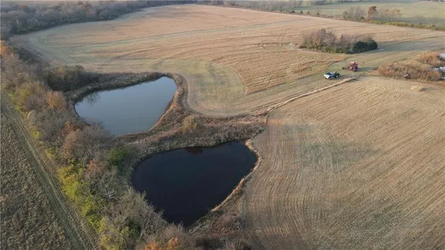 $585,000 | 710 Southeast State Hwy Pp, Leeton, MO 64761