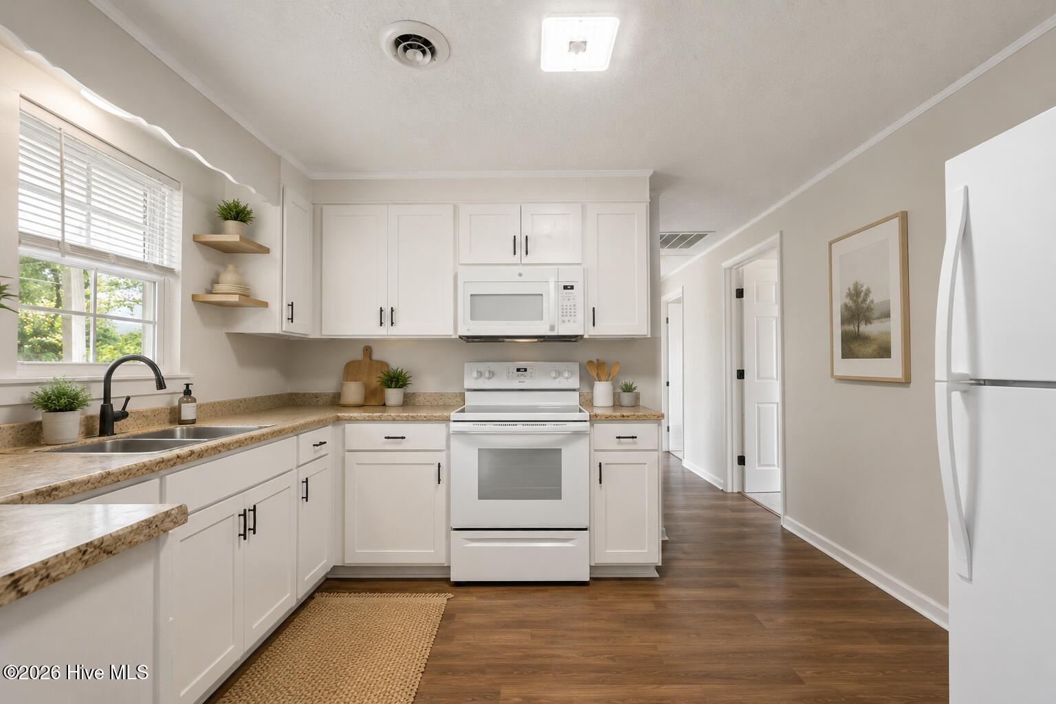 321 Miller Boulevard Havelock, NC 28532 - Photo 6 of 24 Kitchen