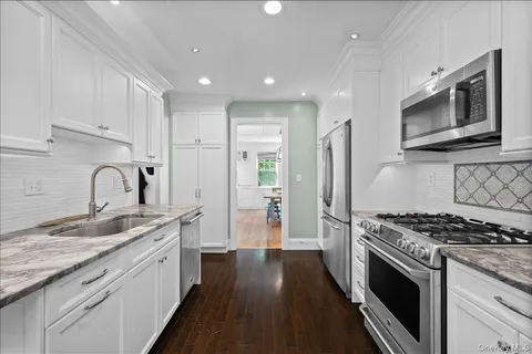 $989,000 | 367 Old Mamaroneck Road, White Plains, NY 10605