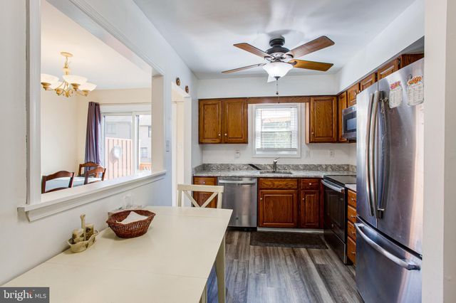 $305,000 | 1747 West Chester Pike, Unit 40, Havertown, PA 19083