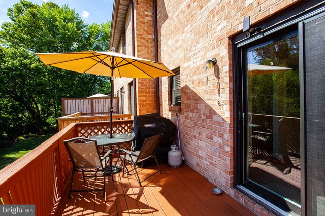 $305,000 | 1747 West Chester Pike, Unit 40, Havertown, PA 19083