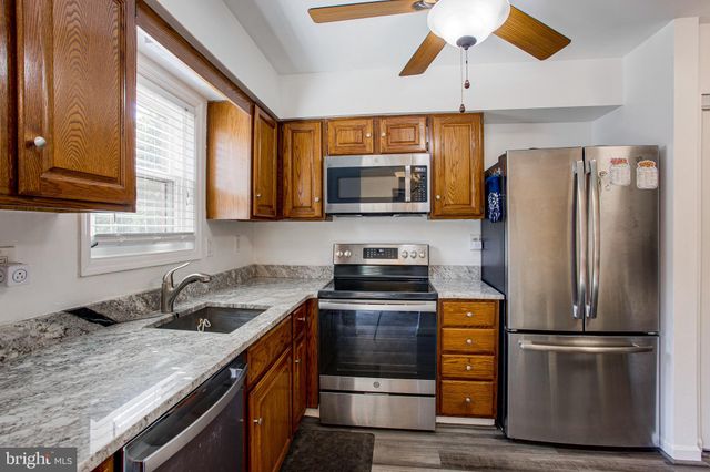 $305,000 | 1747 West Chester Pike, Unit 40, Havertown, PA 19083