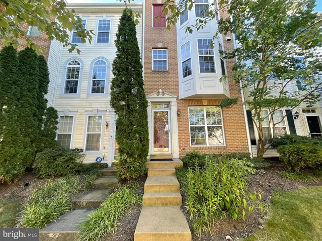 $2,900 | 5862 Summers Grove Road, Alexandria, VA 22304