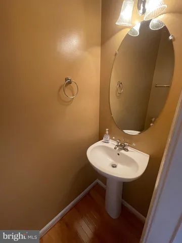 $2,900 | 5862 Summers Grove Road, Alexandria, VA 22304