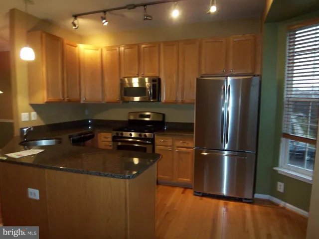 $2,900 | 5862 Summers Grove Road, Alexandria, VA 22304