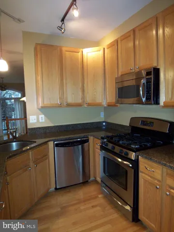 $2,900 | 5862 Summers Grove Road, Alexandria, VA 22304