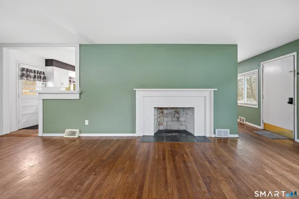 $485,000 | 104 Laurel Terrace, Cheshire, CT 06410