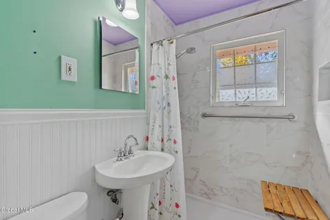 $165,000 | 20 Arthur Drive, Albany, NY 12208