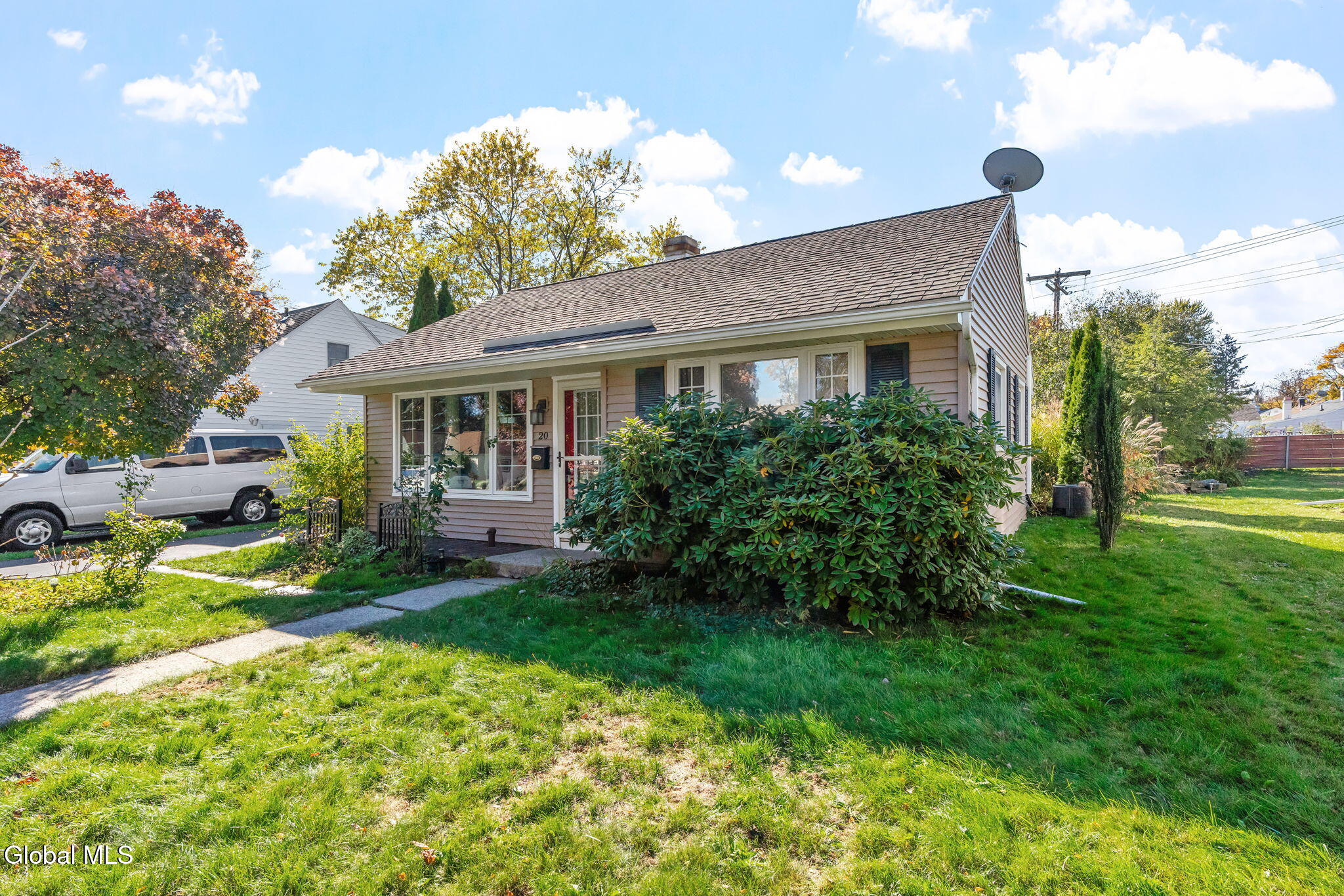 20 Arthur Drive Albany, NY 12208 - Photo 2 of 32 2