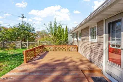 $165,000 | 20 Arthur Drive, Albany, NY 12208