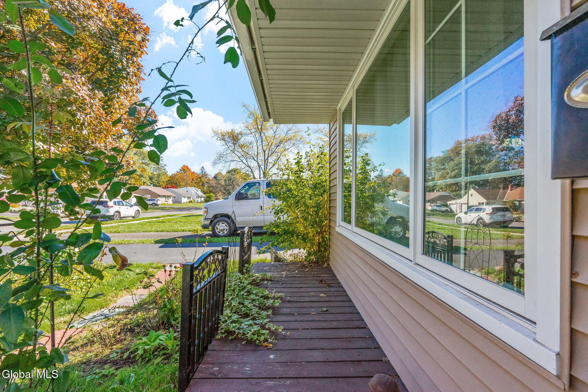 20 Arthur Drive Albany, NY 12208 - Photo 4 of 32 4