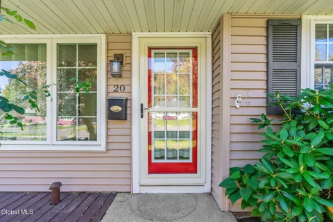 $165,000 | 20 Arthur Drive, Albany, NY 12208
