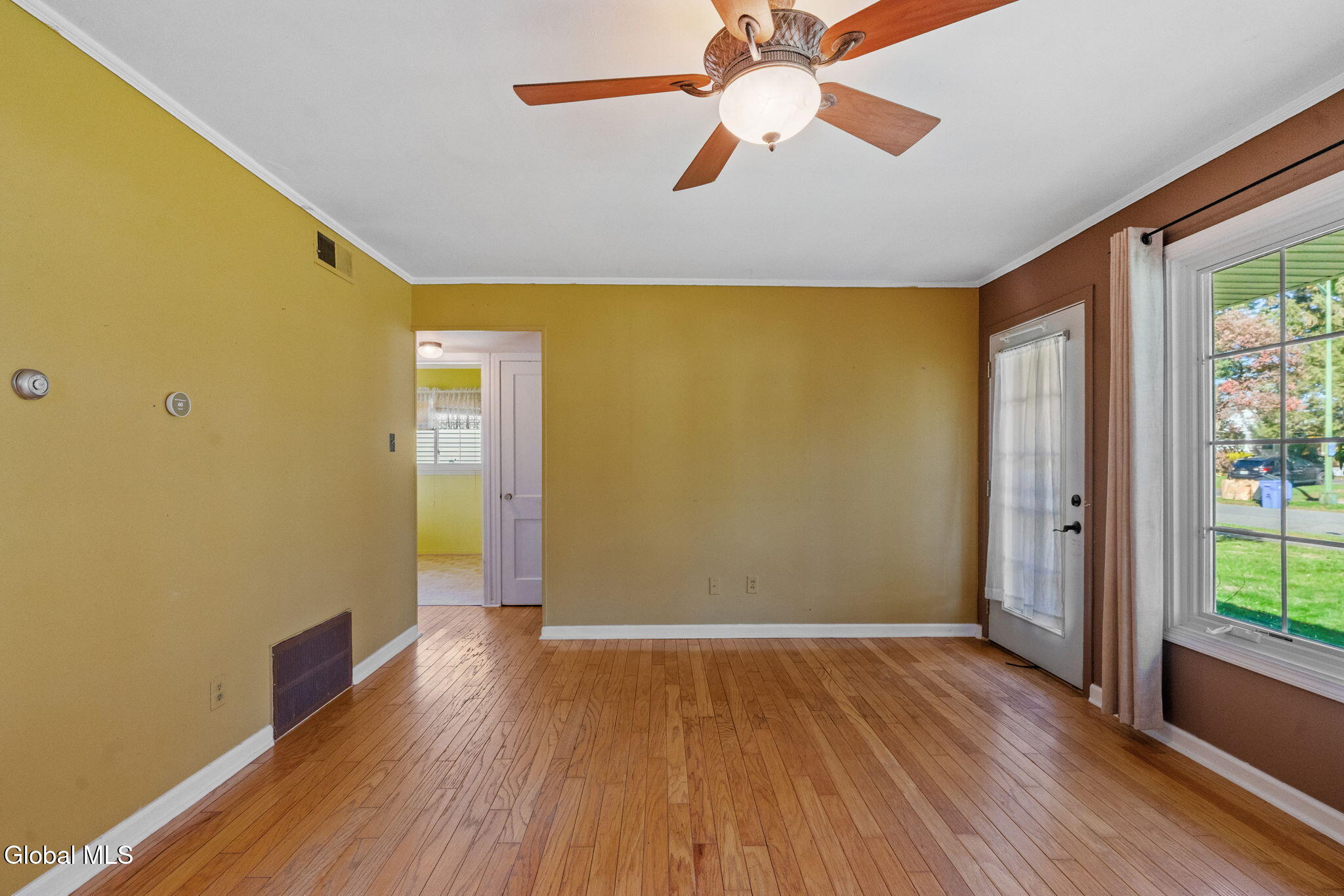 20 Arthur Drive Albany, NY 12208 - Photo 8 of 32 8