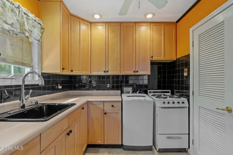 $165,000 | 20 Arthur Drive, Albany, NY 12208