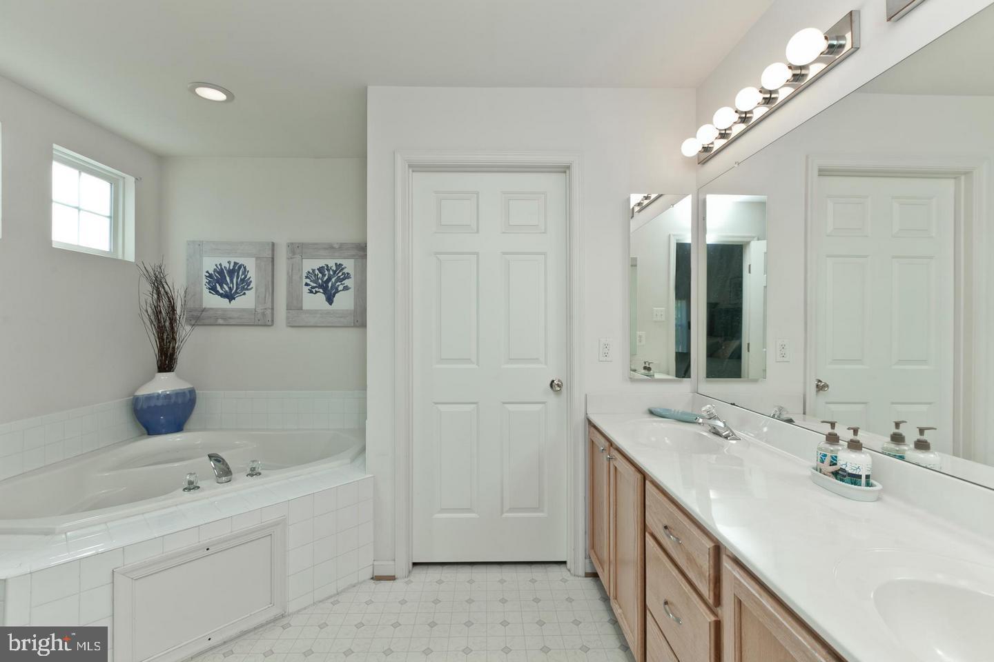 2128 Walnut Ridge Court Frederick, MD 21702 - Photo 15 of 29 Gallery Image 15