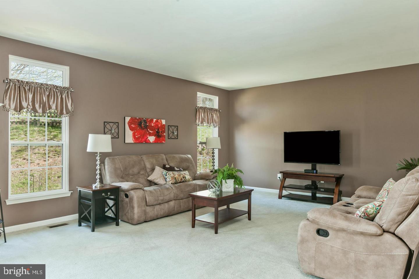 2128 Walnut Ridge Court Frederick, MD 21702 - Photo 4 of 29 Gallery Image 4