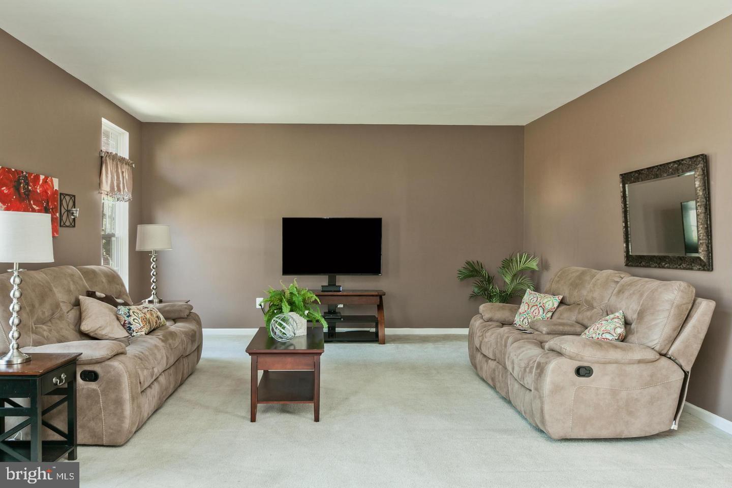 2128 Walnut Ridge Court Frederick, MD 21702 - Photo 5 of 29 Gallery Image 5