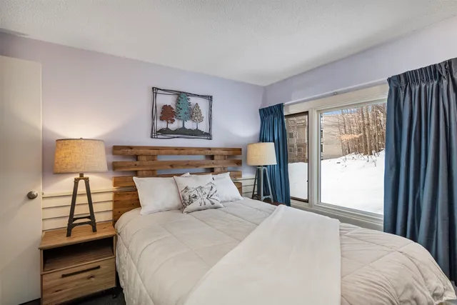 $360,000 | 220 Mountainside Drive, Unit E203, Stowe, VT 05672