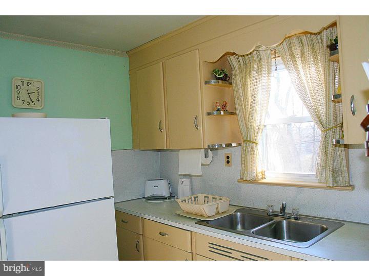 1088 West Meadowbrook Road Pottstown, PA 19465 - Photo 5 of 11 Gallery Image 5