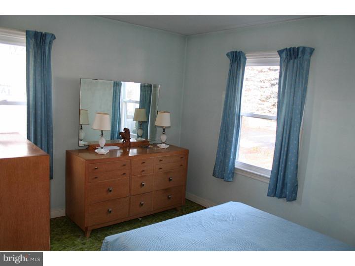 1088 West Meadowbrook Road Pottstown, PA 19465 - Photo 6 of 11 Gallery Image 6