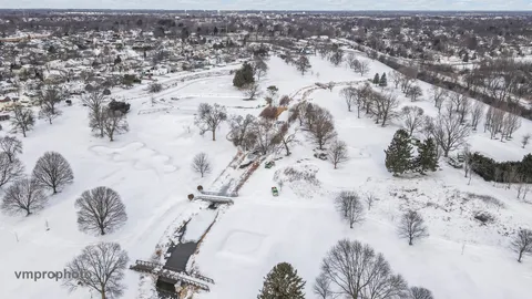 $699,900 | 246 Montclair Road, Vernon Hills, IL 60061