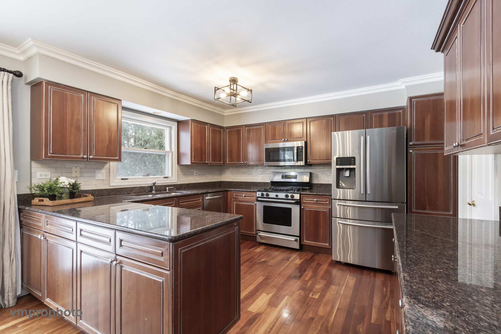 246 Montclair Road Vernon Hills, IL 60061 - Photo 7 of 46